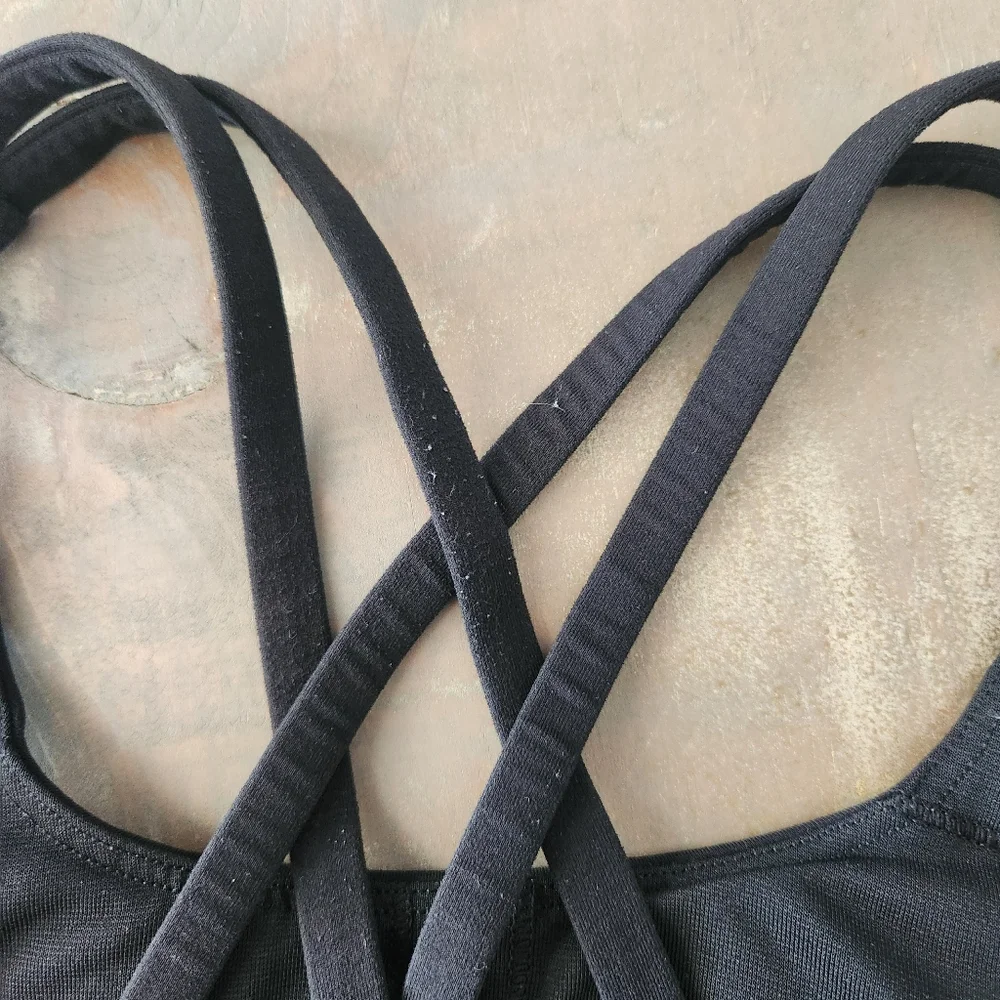 Lululemon Black Energy Sports Bra - Size 4 - Picture 6 of 11